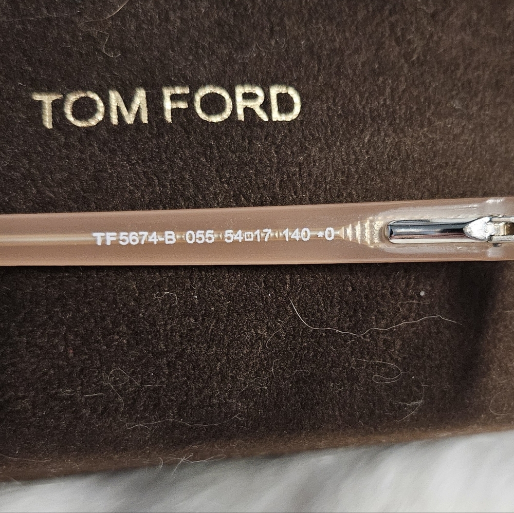 Tom Ford Peach & Leopard Print Blue Light Glasses - Picture 7 of 7